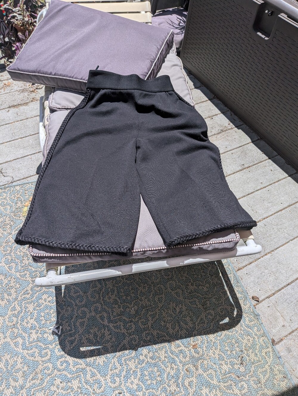 Black Wide-Leg Women's Cropped Pants